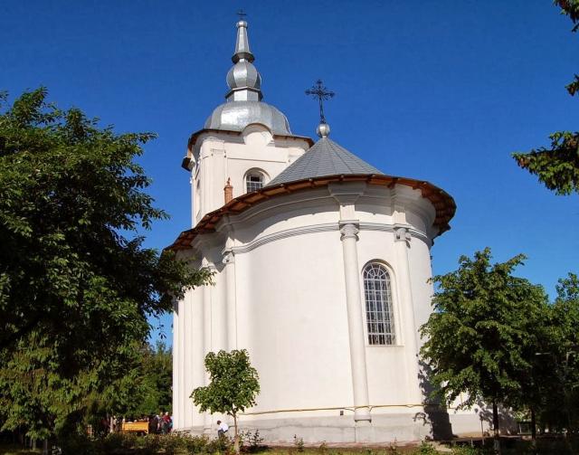 Prezenţă arhierească la hramul Bisericii Vovidenia din Botoşani