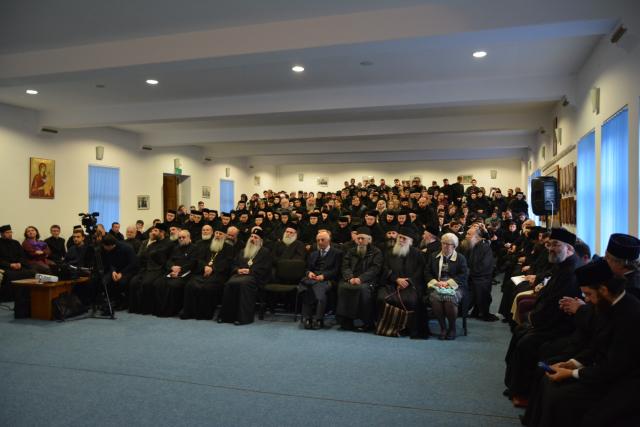 Sfântul Paisie Velicicovschi, sărbătorit prin Liturghie arhierească la Mănăstirea Neamț