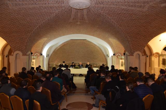 Întâlnire a studenţilor ieşeni cu profesori de teologie din Tesalonic