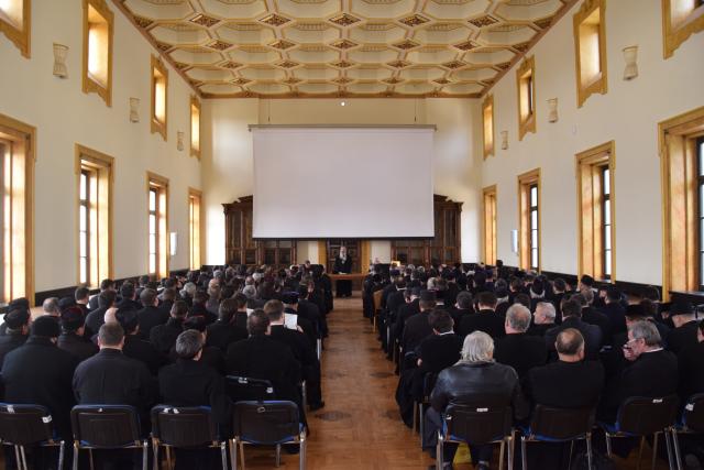 S-au reunit în conferinţă semestrială preoţii din protopopiatele Paşcani şi Hârlău