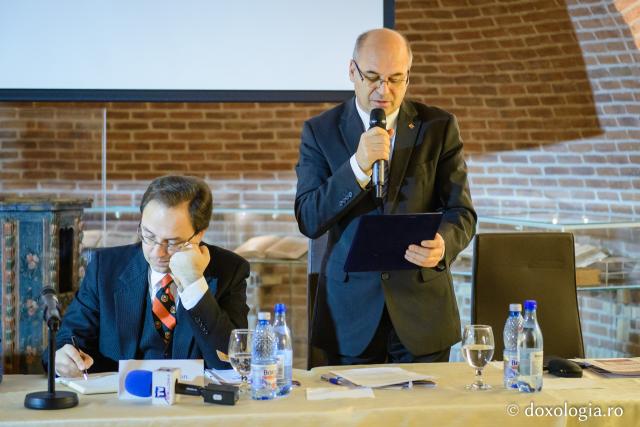 Colocviu la Iași: „O dată cu limba românească s-a învățat și credința ortodoxă”