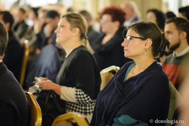 Colocviu la Iași: „O dată cu limba românească s-a învățat și credința ortodoxă”