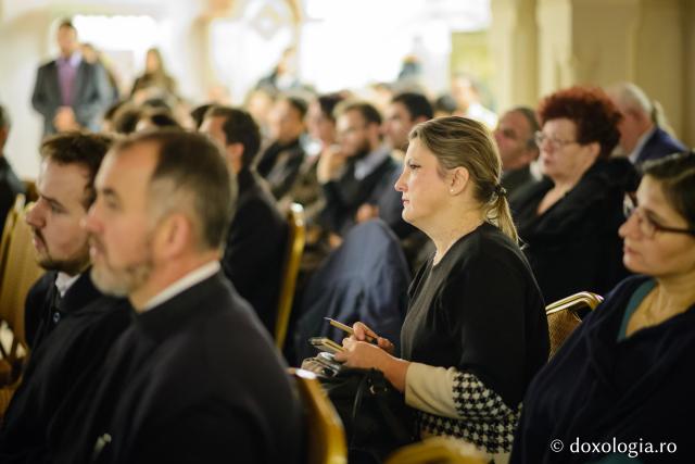 Colocviu la Iași: „O dată cu limba românească s-a învățat și credința ortodoxă”