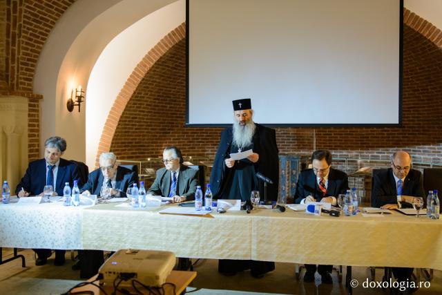 Colocviu la Iași: „O dată cu limba românească s-a învățat și credința ortodoxă”