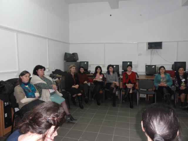 Peste 70 de profesori la cursul „Educaţie pentru o dezvoltare sănătoasă a adolescentului“