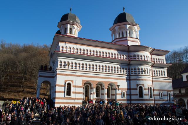 Teologi ieșeni, în vizită la Mănăstirea Florești