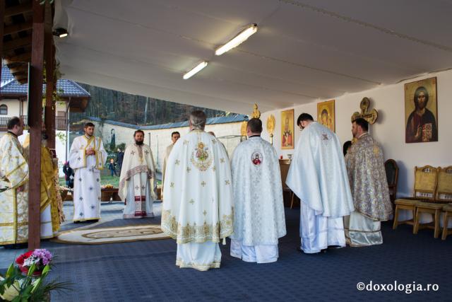 Teologi ieșeni, în vizită la Mănăstirea Florești