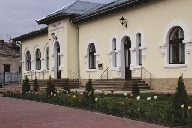 Sprijin pentru bătrâni din partea Fundaţiei „Episcop Melchisedec“ Roman