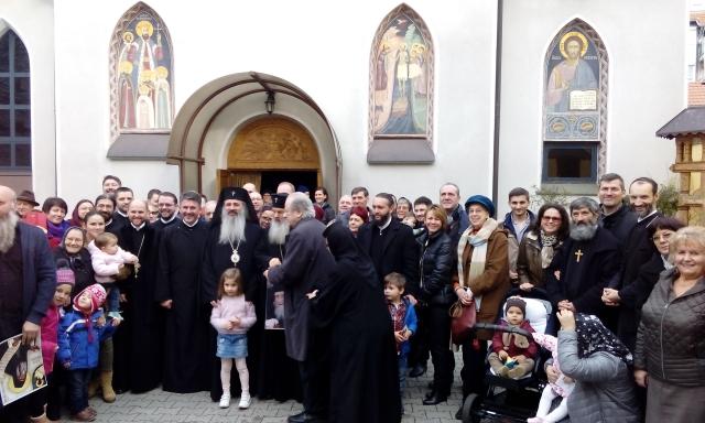 Doi ierarhi au slujit la Catedrala mitropolitană din Nürnberg de sărbătoarea Intrarea în Biserică a Maicii Domnului