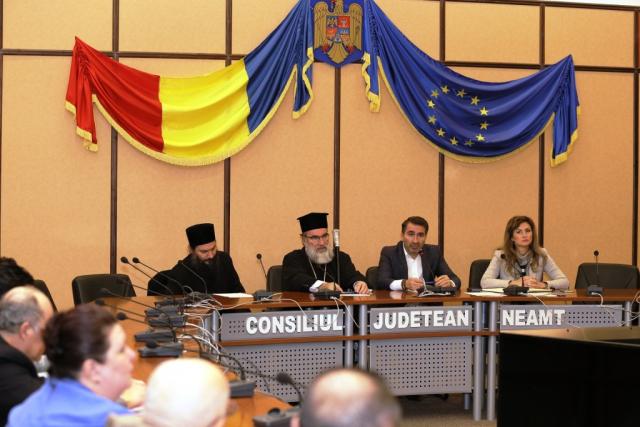 IPS Ioachim prezent la dezbaterile Consiliului Consultativ al Consiliului Judeţean Neamţ