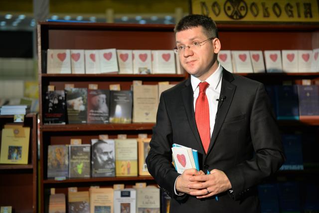 „Vârstele iubirii” – „O carte pentru tinerii care caută repere”