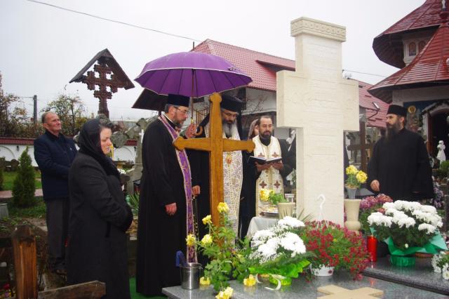 Liturghie arhierească la Târgu Neamţ