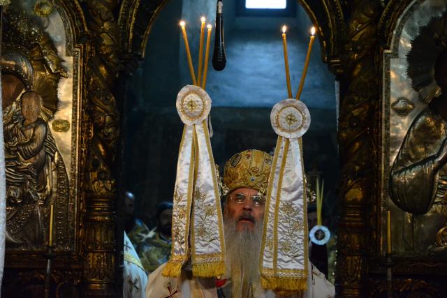 Sfântul Paisie Velicicovschi, sărbătorit prin Liturghie arhierească la Mănăstirea Neamț