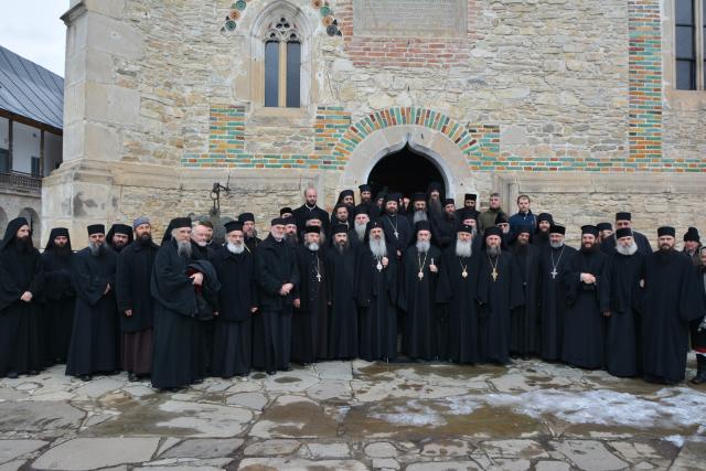 Sfântul Paisie Velicicovschi, sărbătorit prin Liturghie arhierească la Mănăstirea Neamț