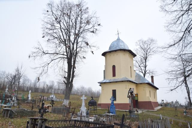 Proiectele Colegiului „Sfântul Nicolae” în Piscu Rusului: renovarea școlii și încălțăminte de iarnă pentru 43 de copii