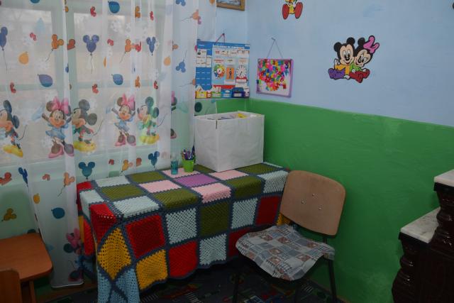 Proiectele Colegiului „Sfântul Nicolae” în Piscu Rusului: renovarea școlii și încălțăminte de iarnă pentru 43 de copii