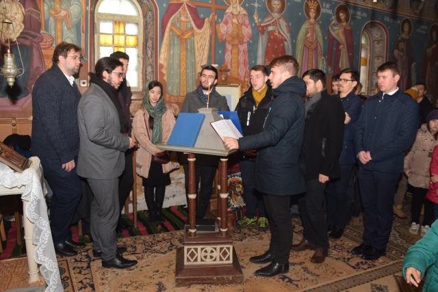 Proiectele Colegiului „Sfântul Nicolae” în Piscu Rusului: renovarea școlii și încălțăminte de iarnă pentru 43 de copii