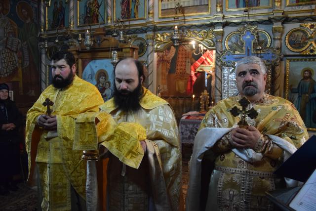 Proiectele Colegiului „Sfântul Nicolae” în Piscu Rusului: renovarea școlii și încălțăminte de iarnă pentru 43 de copii