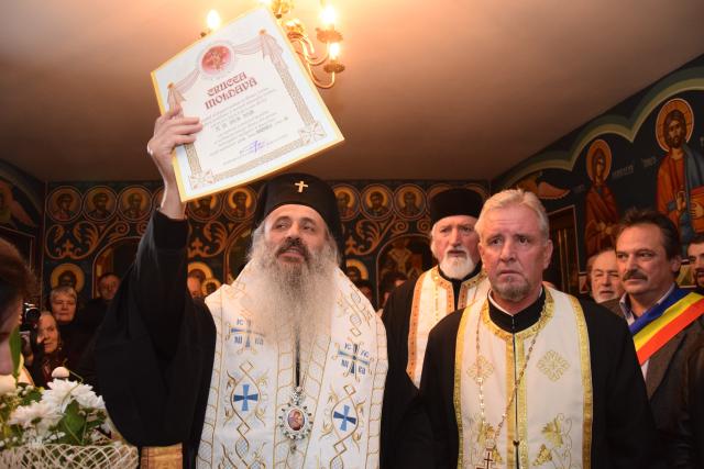 Sfințiri de case sociale parohiale, oficiate de IPS Mitropolit Teofan