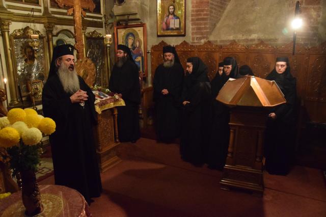 IPS Mitropolit Teofan: „Călugării și călugărițele sunt chemați să reîntregească ceata îngerilor căzuți”