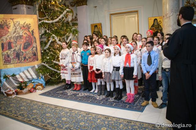 Colindători la Reședința Mitropolitană 2016 - Parohia Iazu Nou