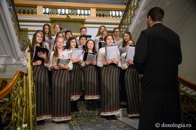 Colindători la Reședința Mitropolitană 2016 - Parohia Bâcu