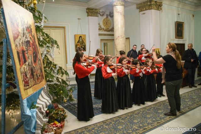 Colindători la Reședința Mitropolitană - Palatul copiilor din Iași