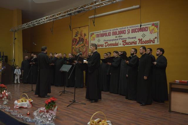 Concert de colinde la Piatra Neamț: „Putem să-L descoperim pe Hristos inclusiv prin intermediul colindelor”