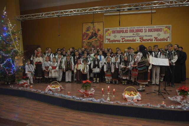 Concert de colinde la Piatra Neamț: „Putem să-L descoperim pe Hristos inclusiv prin intermediul colindelor”