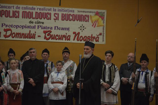 Concert de colinde la Piatra Neamț: „Putem să-L descoperim pe Hristos inclusiv prin intermediul colindelor”