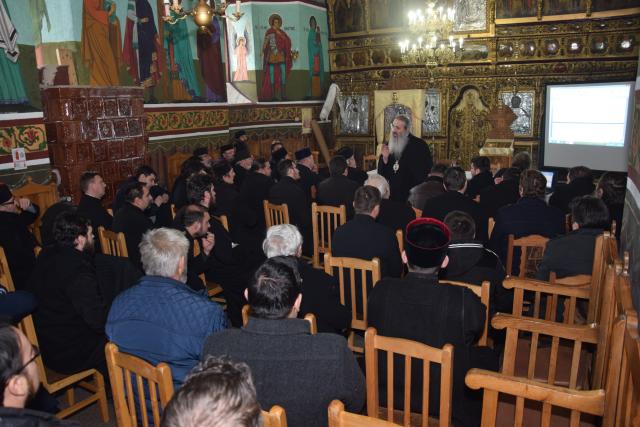 Preoții din Protopopiatul Săveni, în conferință semestrială