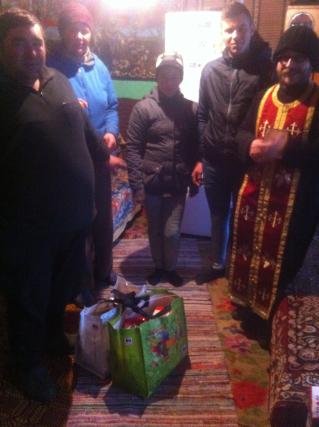 Daruri de Crăciun pentru persoanele nevoiaşe din Buruieneşti