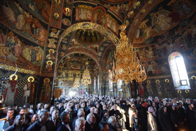 Hramul Mănăstirii Popăuți: „Chipul Sfântului Ierarh Nicolae înseamnă păstrarea și mărturisirea credinței celei adevărate”