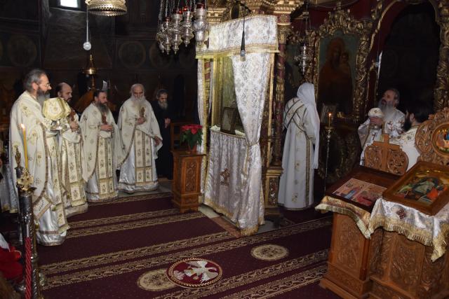 Două hirotonii și o hirotesie întru duhovnic, la Mănăstirea Bistrița