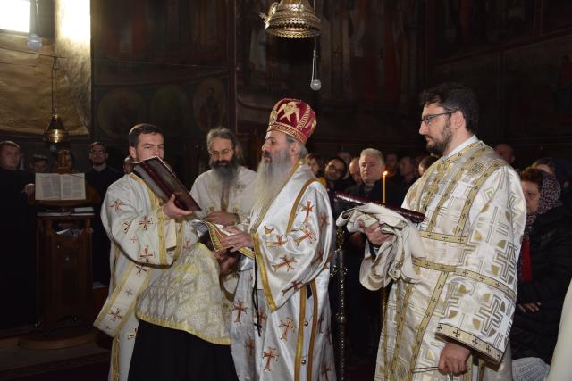 Două hirotonii și o hirotesie întru duhovnic, la Mănăstirea Bistrița