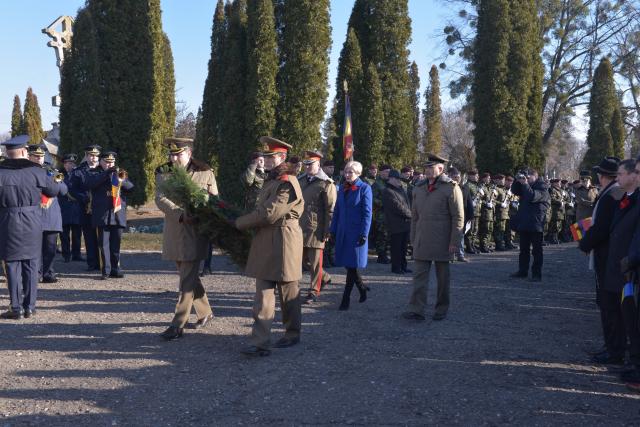 IPS Mitropolit Teofan: „Dumnezeu să ne dăruiască putere pentru a nu uita lecţia trecutului“