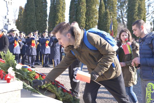 IPS Mitropolit Teofan: „Dumnezeu să ne dăruiască putere pentru a nu uita lecţia trecutului“