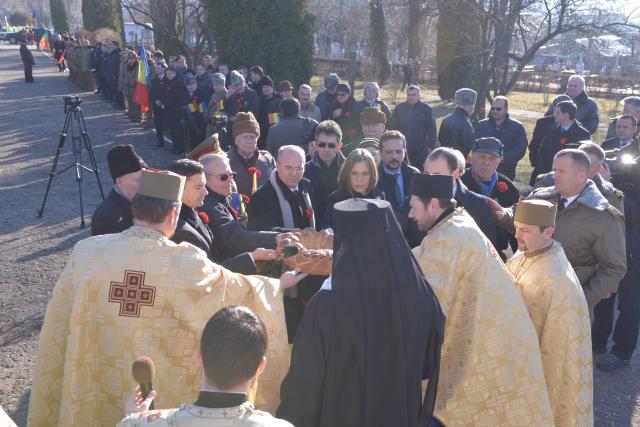 IPS Mitropolit Teofan: „Dumnezeu să ne dăruiască putere pentru a nu uita lecţia trecutului“