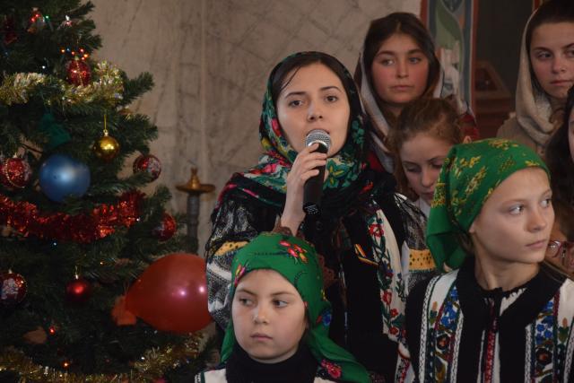 Sfântul Ierarh Nicolae le-a adus daruri copiilor din Parohia Coştiugeni