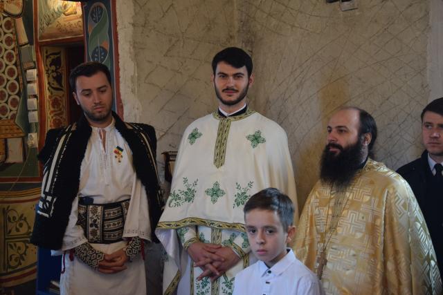 Sfântul Ierarh Nicolae le-a adus daruri copiilor din Parohia Coştiugeni