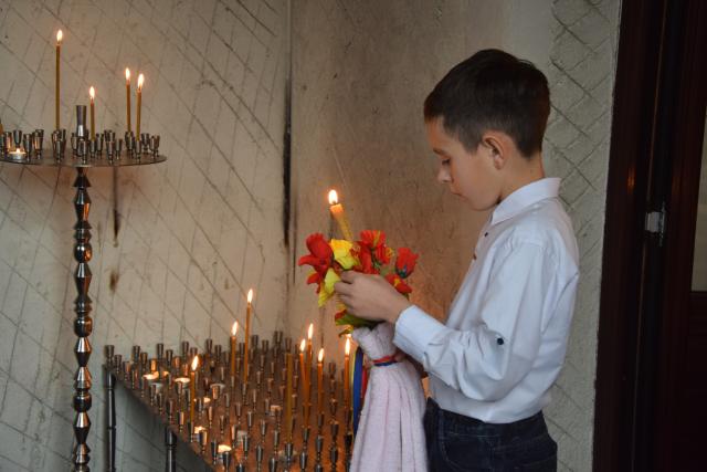 Sfântul Ierarh Nicolae le-a adus daruri copiilor din Parohia Coştiugeni