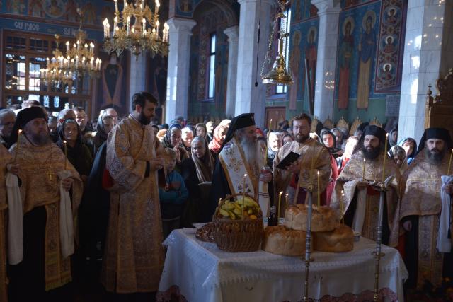 Slujbă de Parastas și Liturghie arhierească, la Mănăstirea Sihăstria-Neamț