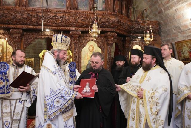 Preasfinţitul Iustin a instalat un nou stareţ la Mănăstiriea Rohia
