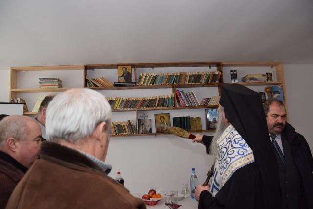 Liturghie arhierească şi sfinţire de casă socială în filia Lunca Moldovei a Parohiei Zvoroneşti