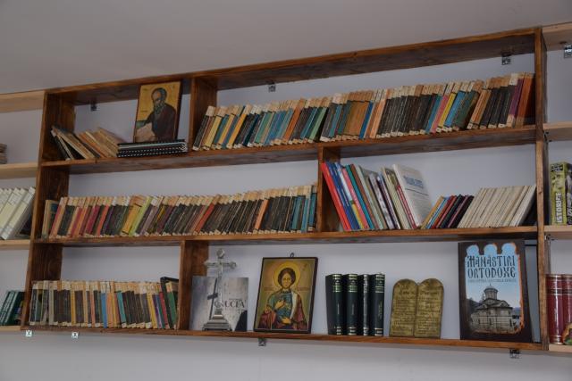 Liturghie arhierească şi sfinţire de casă socială în filia Lunca Moldovei a Parohiei Zvoroneşti