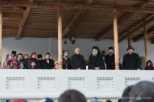 200 de tineri au participat la Tabăra de iarnă de la Mănăstirea Putna