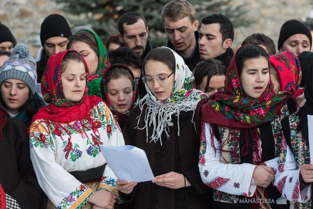 200 de tineri au participat la Tabăra de iarnă de la Mănăstirea Putna
