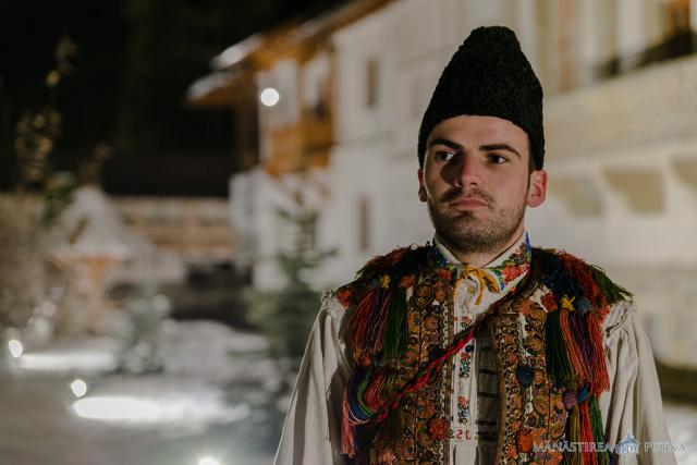 200 de tineri au participat la Tabăra de iarnă de la Mănăstirea Putna