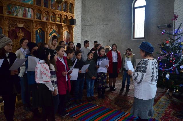 Concert caritabil de colinde şi conferinţă despre familie în Parohia Todireşti II