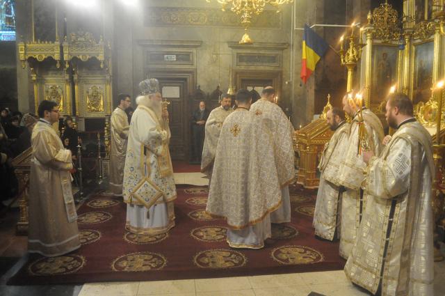 Liturghie arhierească de ziua Sfinţilor Trei Ierarhi, la Catedrala Mitropolitană din Iaşi